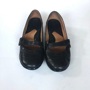 Born kitten heel button detail mary jane